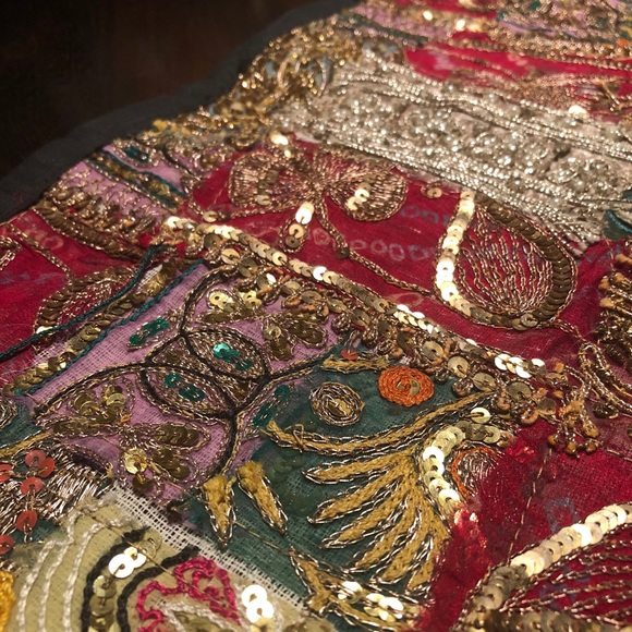 Vintage Hand Embroidered Zari Cushion Cover ♥️ - Picture 9 of 10